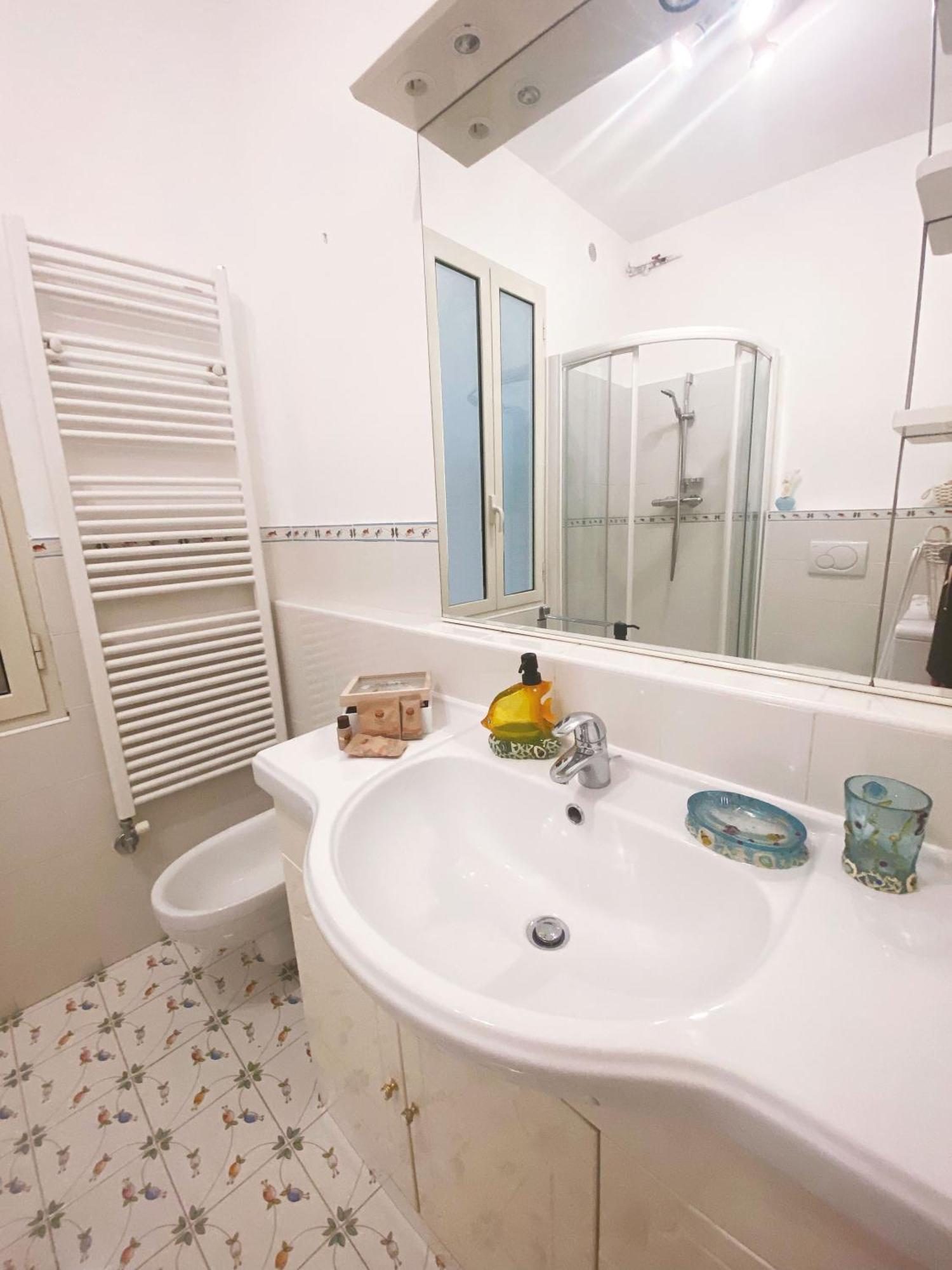 Beautiful Renovated Apartment ,Next To The Beach ! Air-C, Free Parking! Nice Extérieur photo