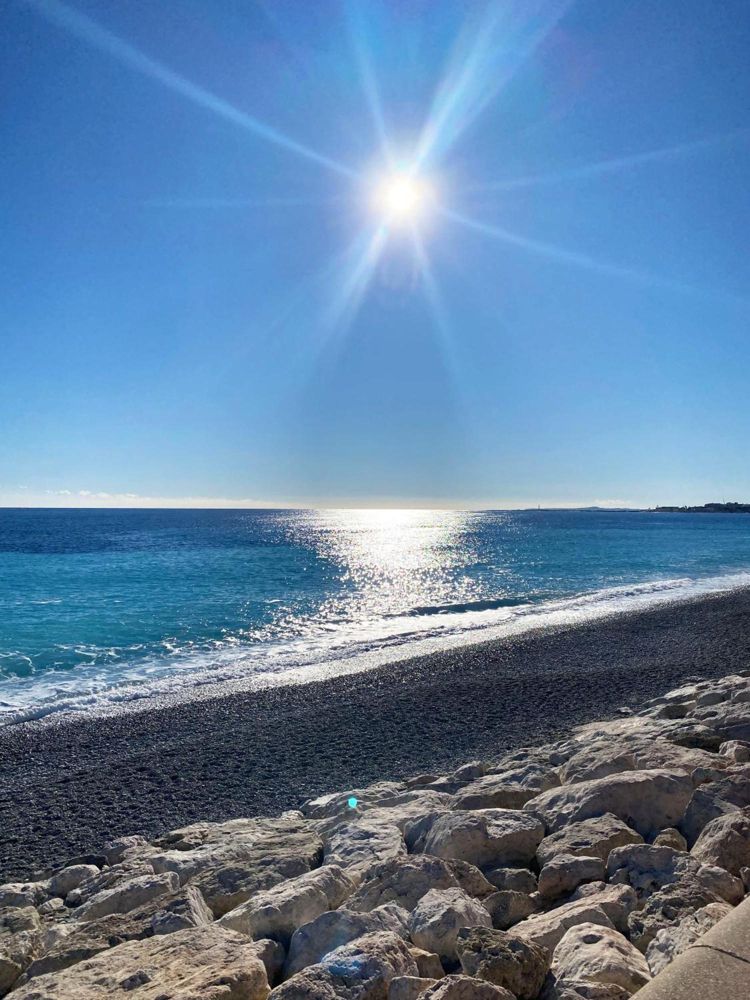 Beautiful Renovated Apartment ,Next To The Beach ! Air-C, Free Parking! Nice Extérieur photo